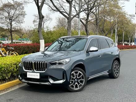 BMW X1 - фото 1
