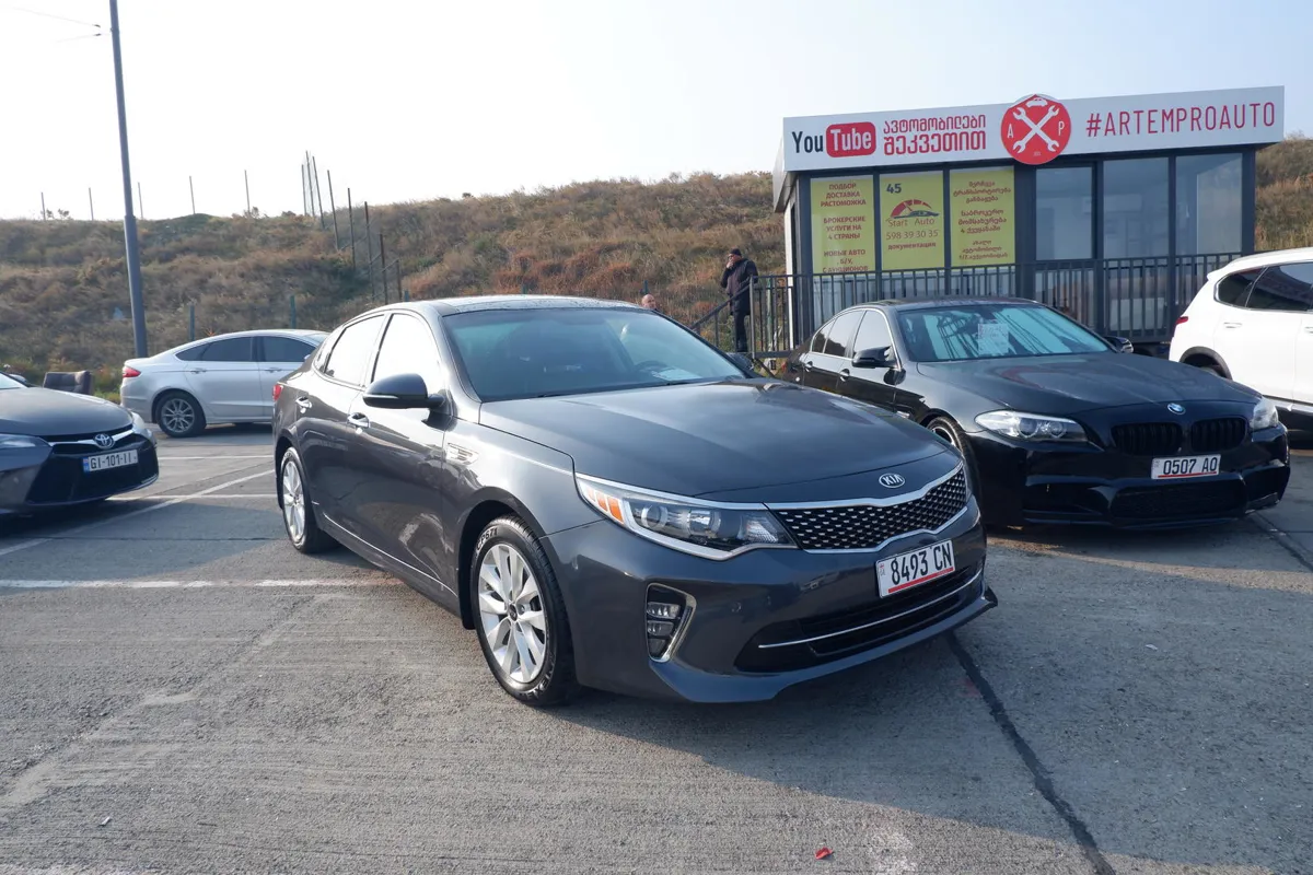 Kia Optima - фото 1