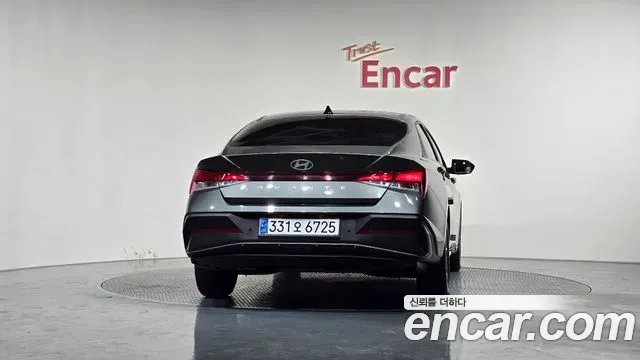 Hyundai AVANTE - фото 1