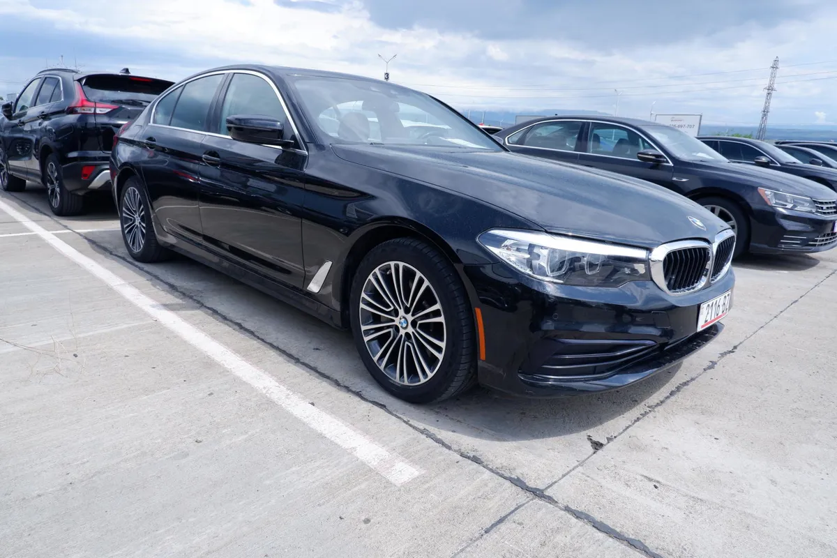 BMW 530 - фото 1