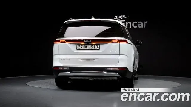 Kia Canival - фото 1