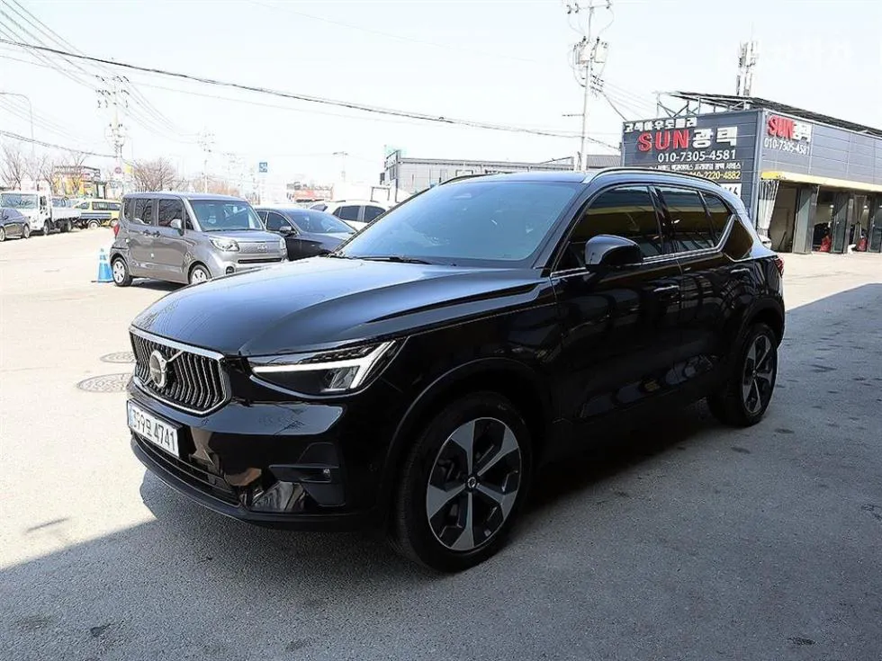 Volvo XC40 B4 AWD Ultimate Bright - фото 1