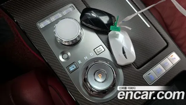 Genesis G80 - фото 1