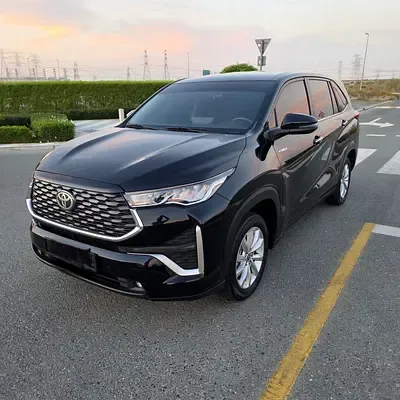 Toyota Innova - фото 1