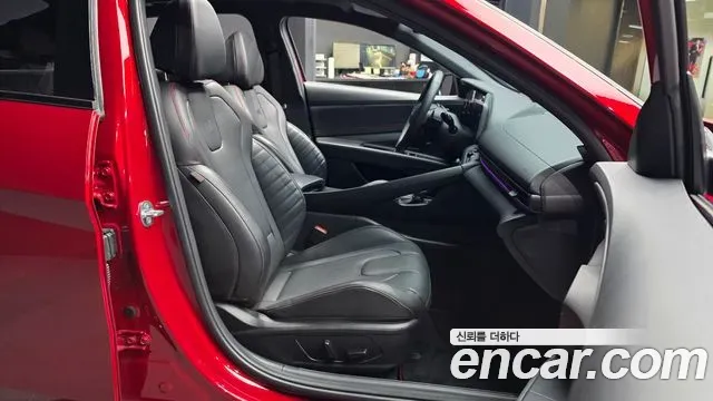 Hyundai AVANTE - фото 1