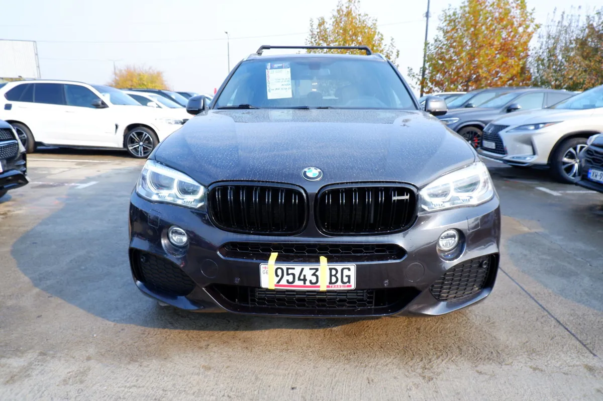 BMW X5 - фото 1