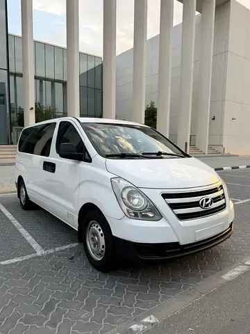 Hyundai H1 - фото 1