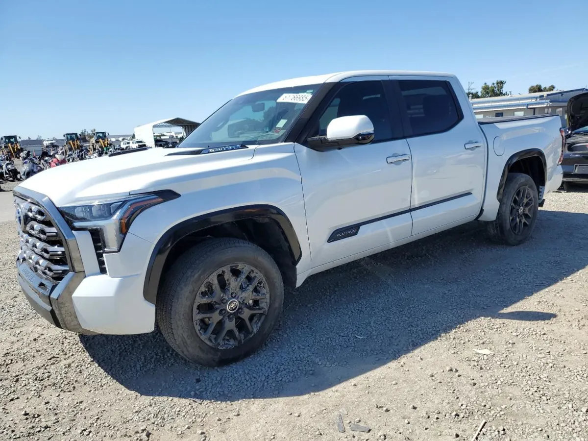 TOYOTA TUNDRA - фото 1
