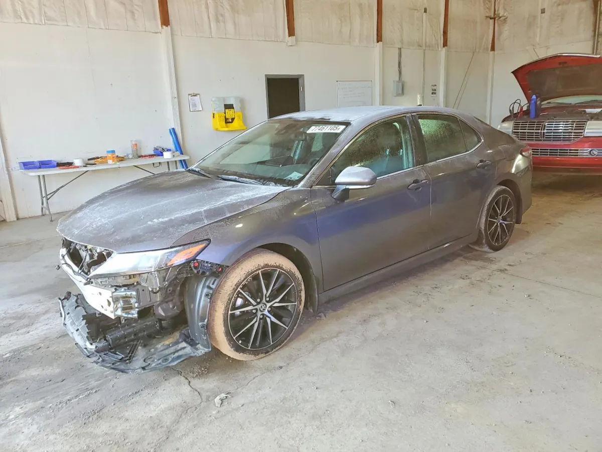 TOYOTA CAMRY SE NIGHT SHADE - фото 1