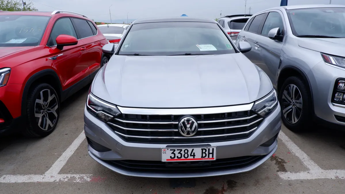 Volkswagen Jetta - фото 1