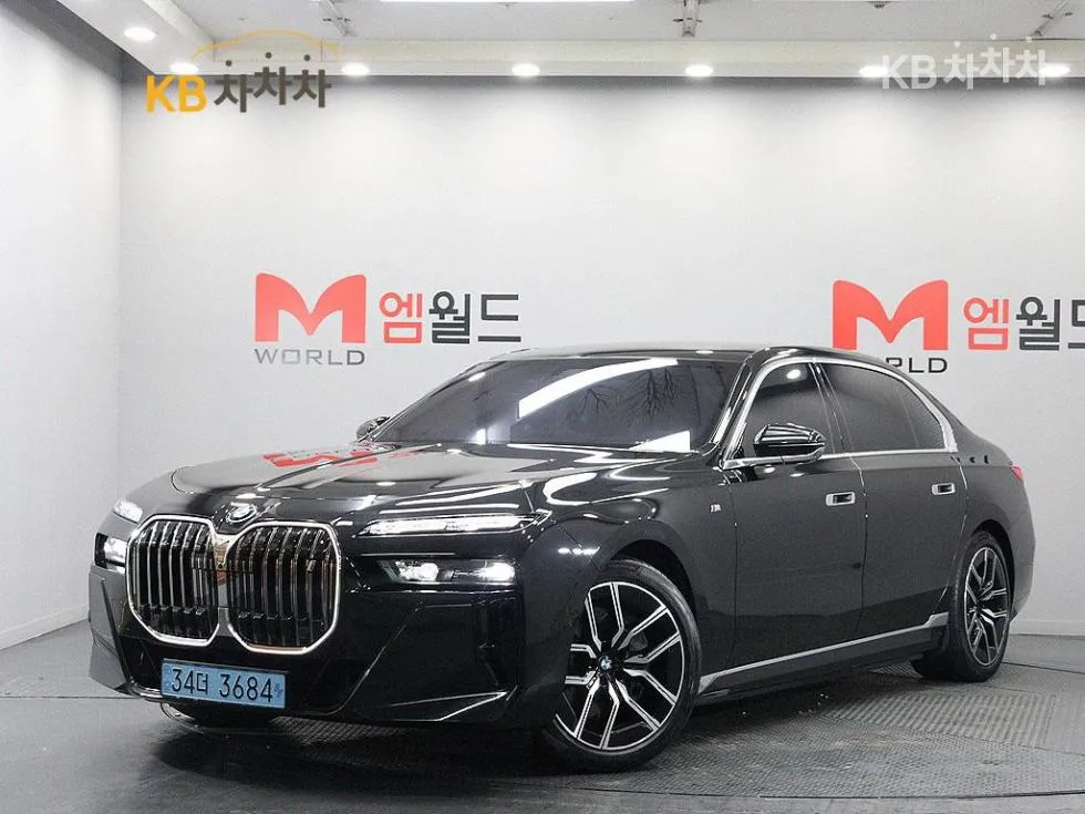 BMW i7 xDrive 50 M Sport - фото 1