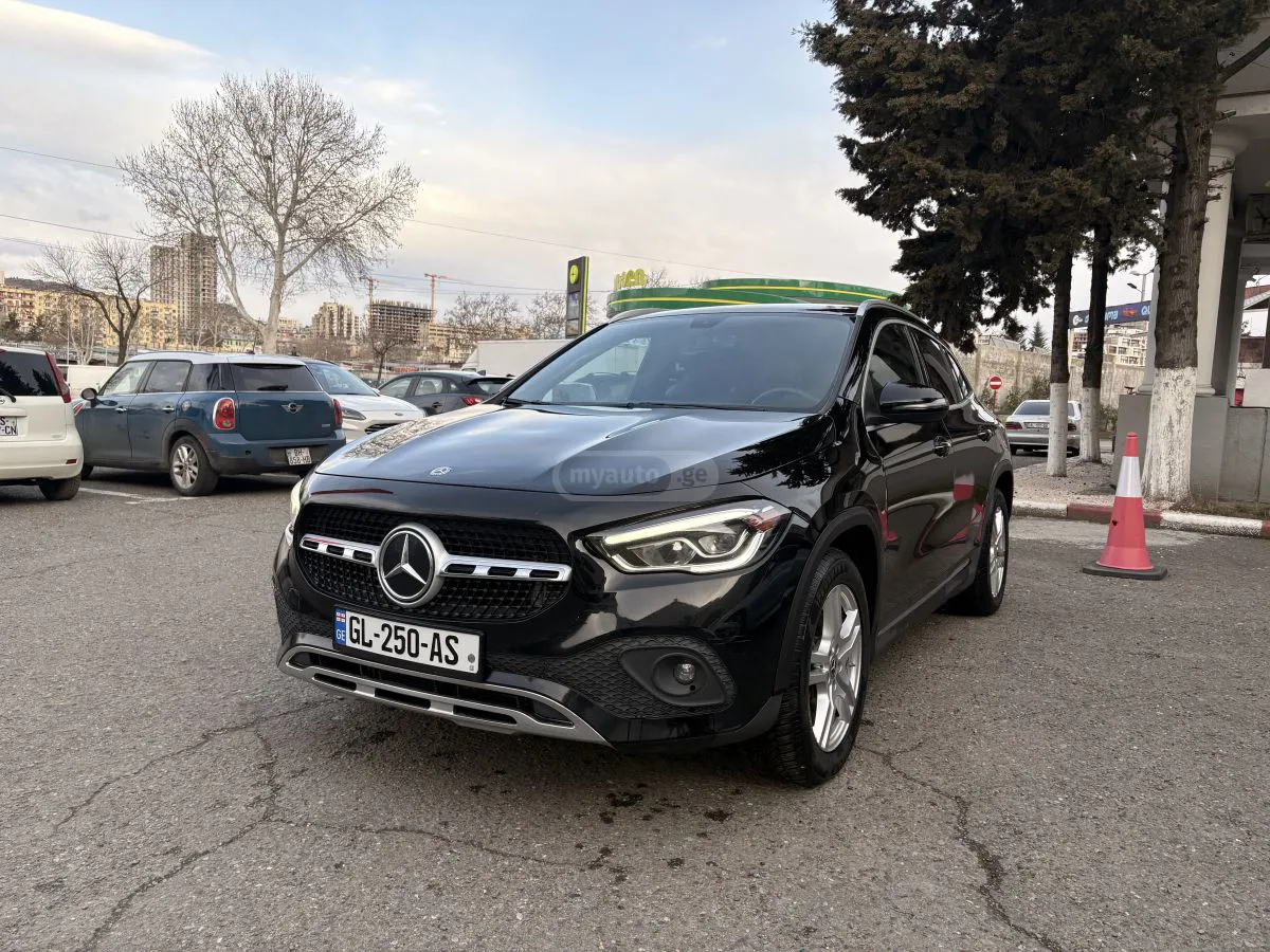 Mercedes-Benz GLA 250 - фото 1