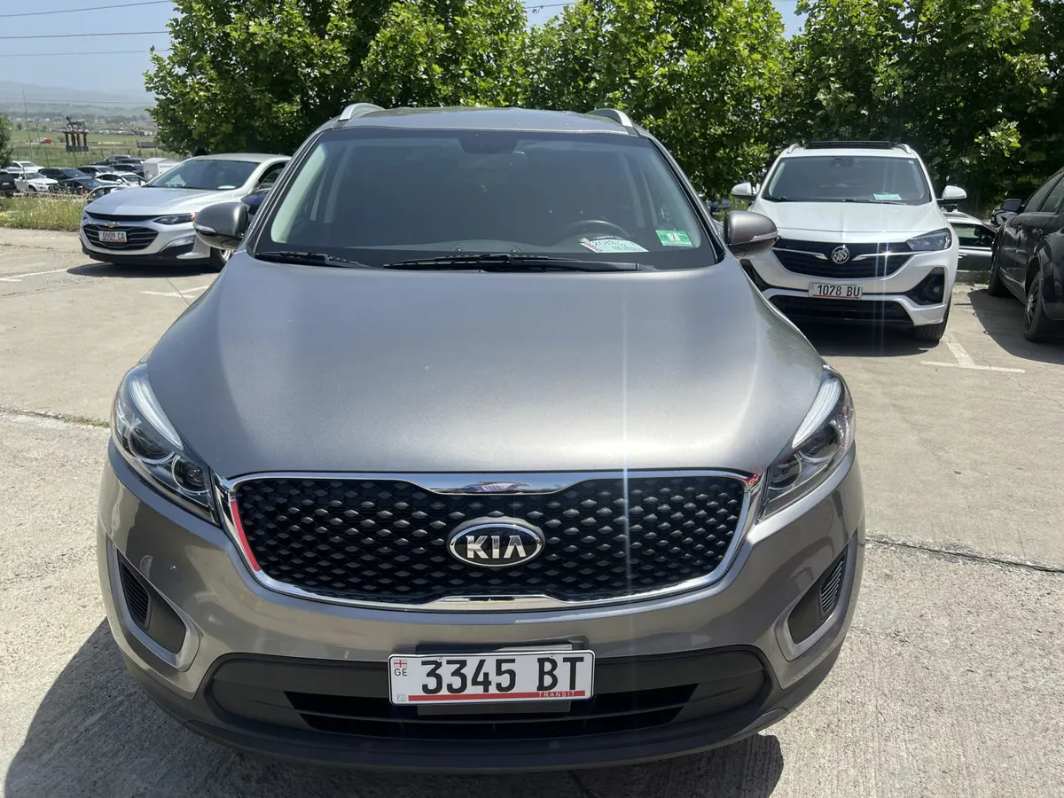 Kia Sorento - фото 1