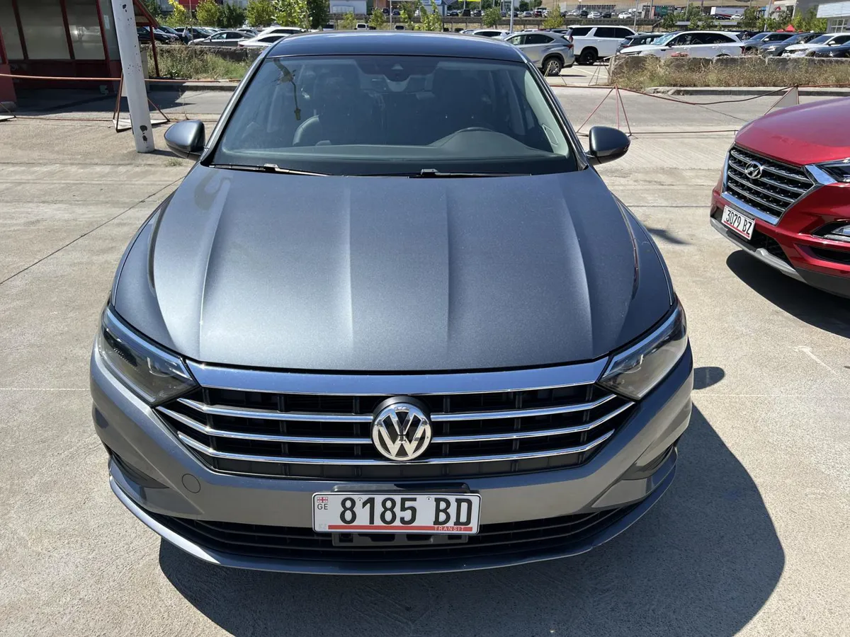 Volkswagen Jetta - фото 1