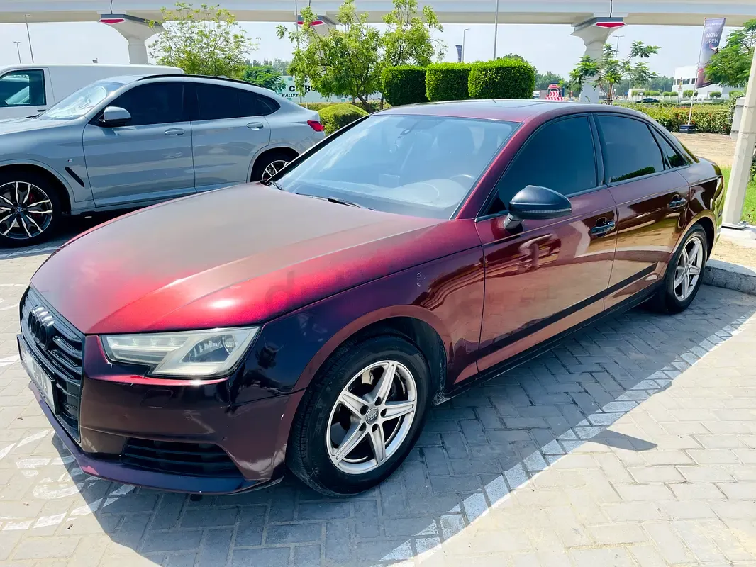 Audi A4 - фото 1