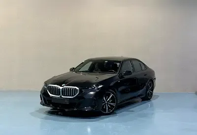 BMW 5-Series - фото 1