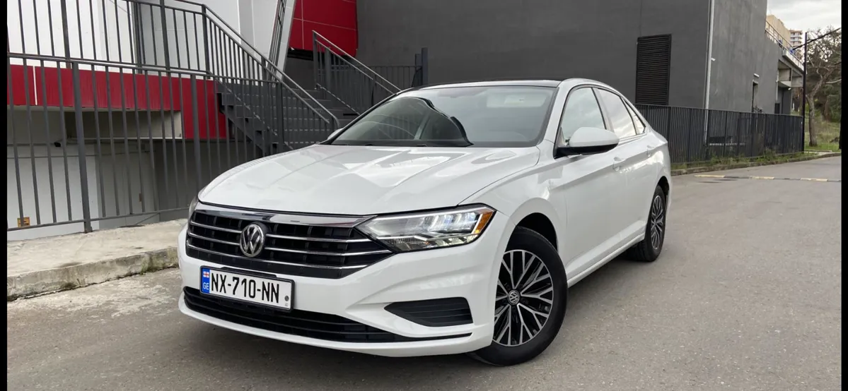 Volkswagen Jetta - фото 1