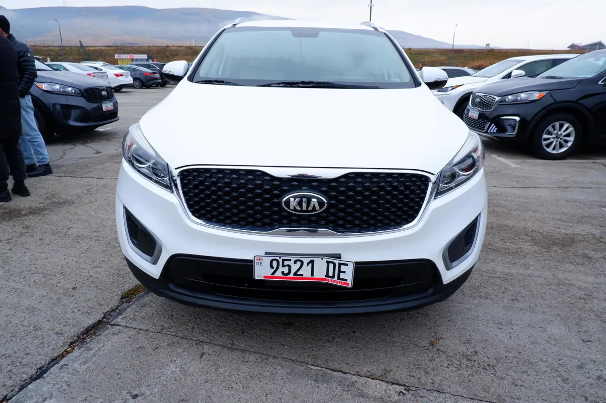 Kia Sorento - фото 1