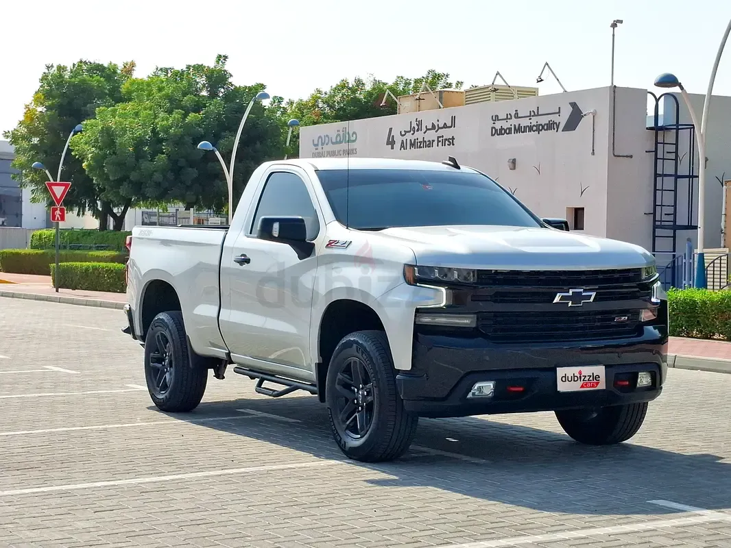 Chevrolet Silverado - фото 1