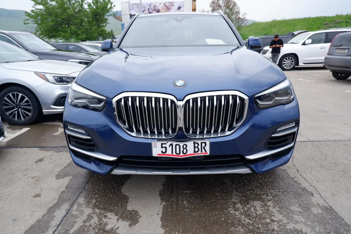 BMW X5 - фото 1