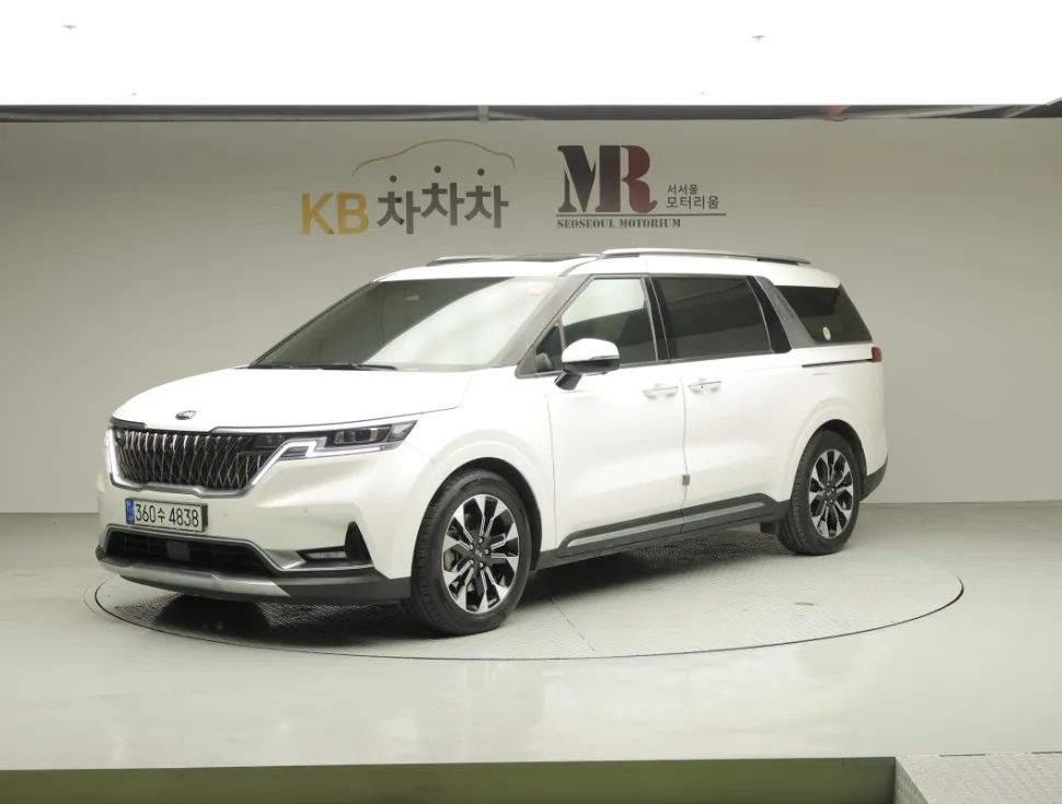 Kia 카니발 4세대 D2.2 9인승 시그니처 - фото 1