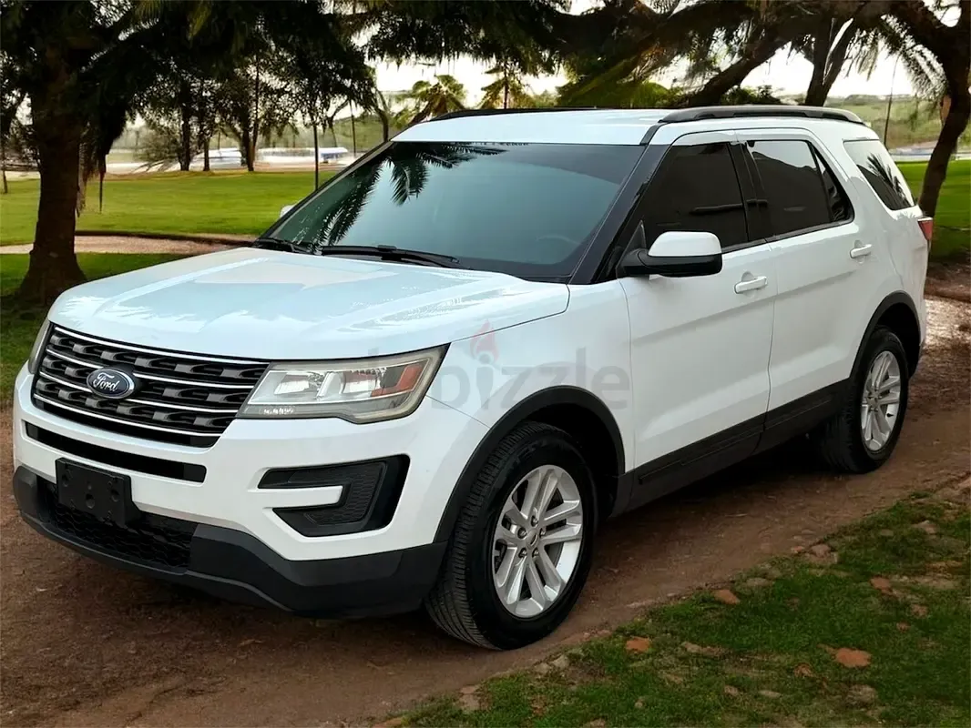 Ford Explorer - фото 1