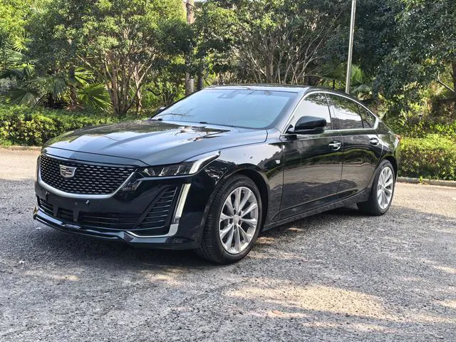Cadillac CT5 - фото 1