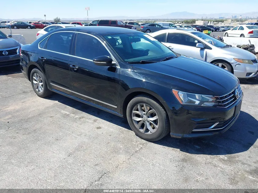 VOLKSWAGEN PASSAT 1.8T S - фото 1