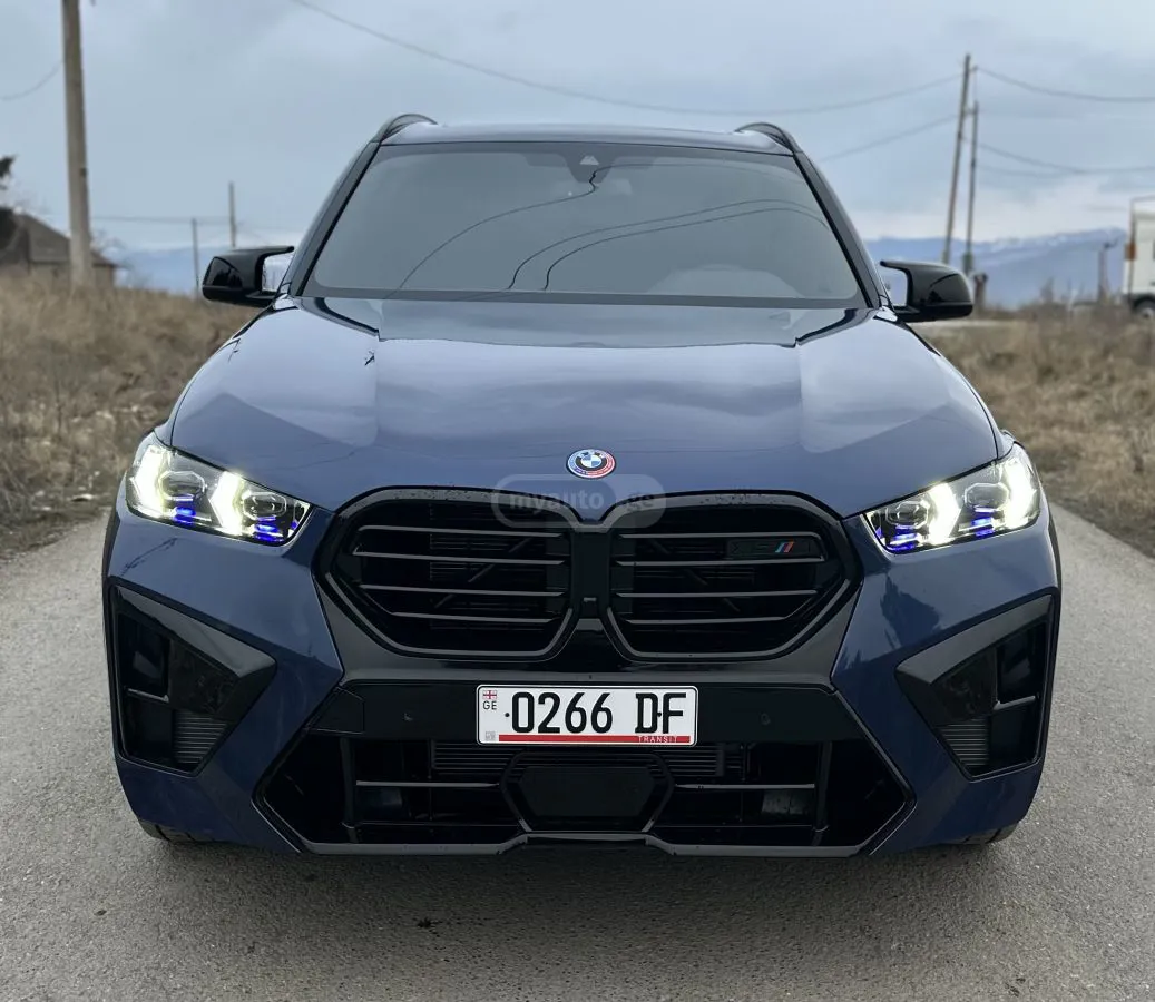 BMW X5 - фото 1