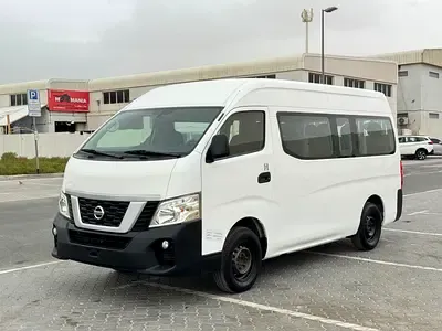 Nissan Urvan - фото 1