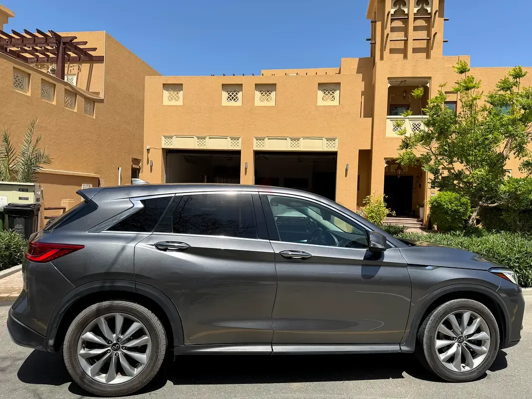 Infiniti Q50 - фото 1