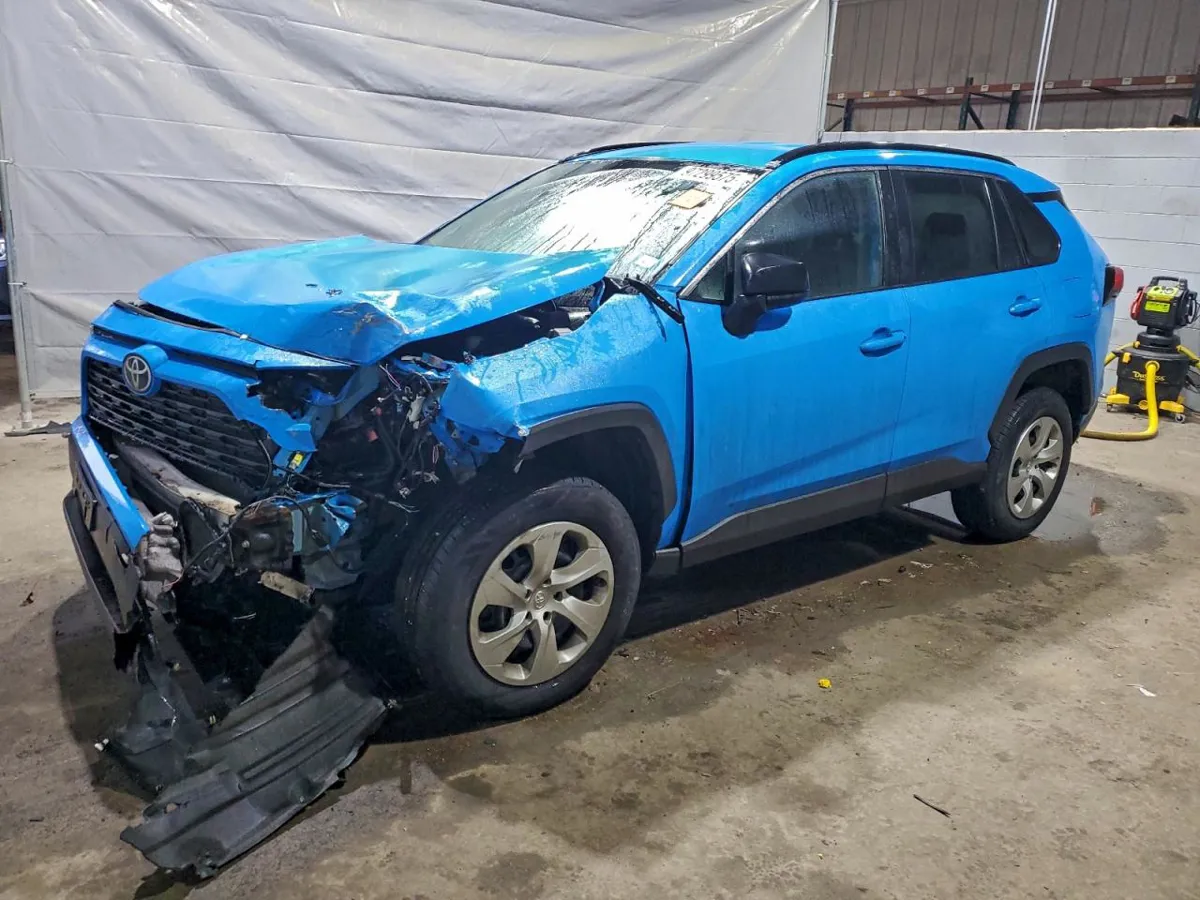 TOYOTA RAV4 - фото 1