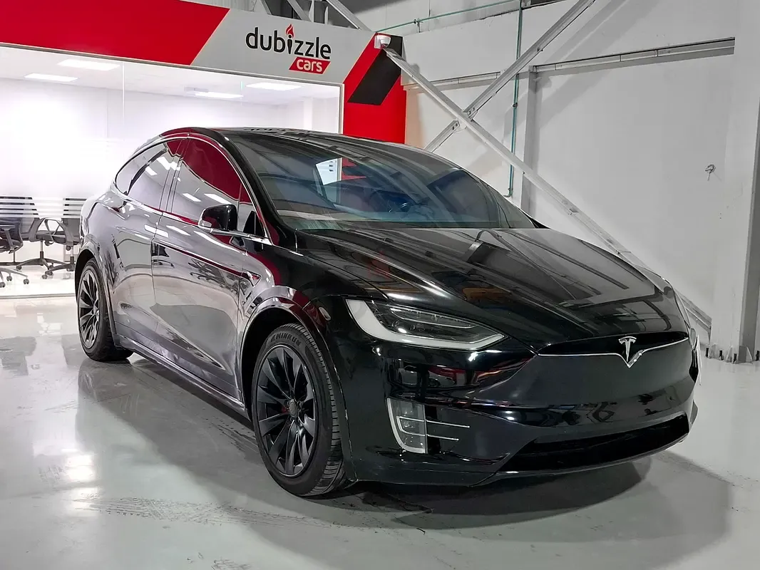 Tesla Model X - фото 1
