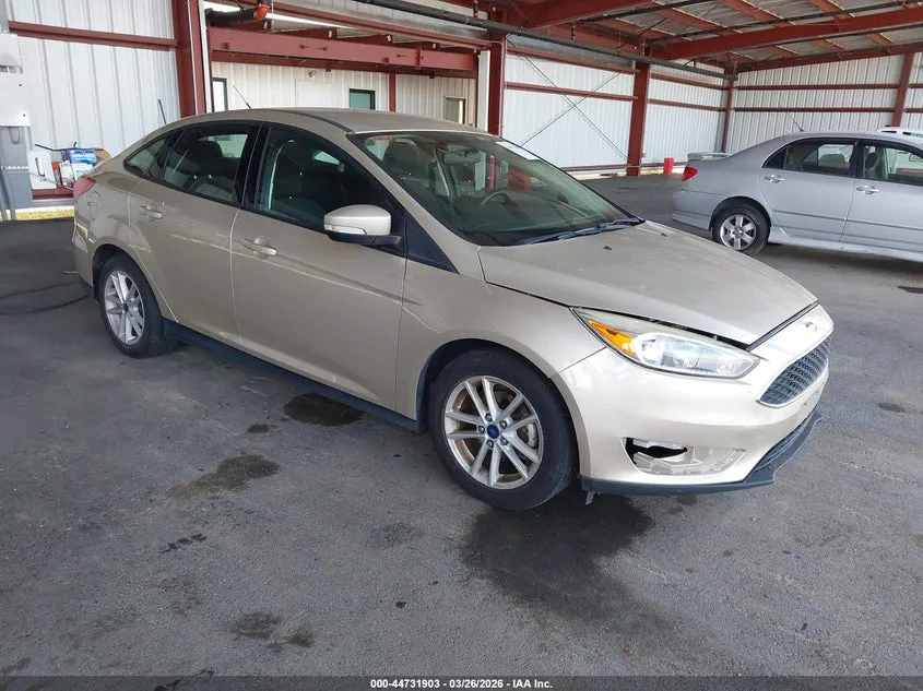 FORD FOCUS SE - фото 1