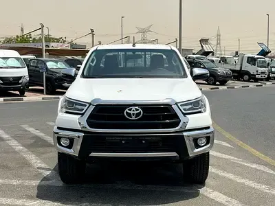 Toyota Hilux - фото 1