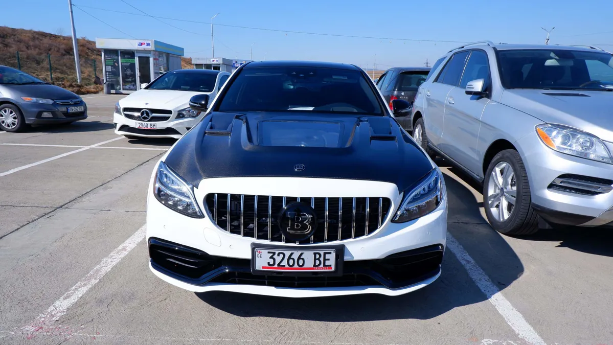 Mercedes-Benz C 300 - фото 1