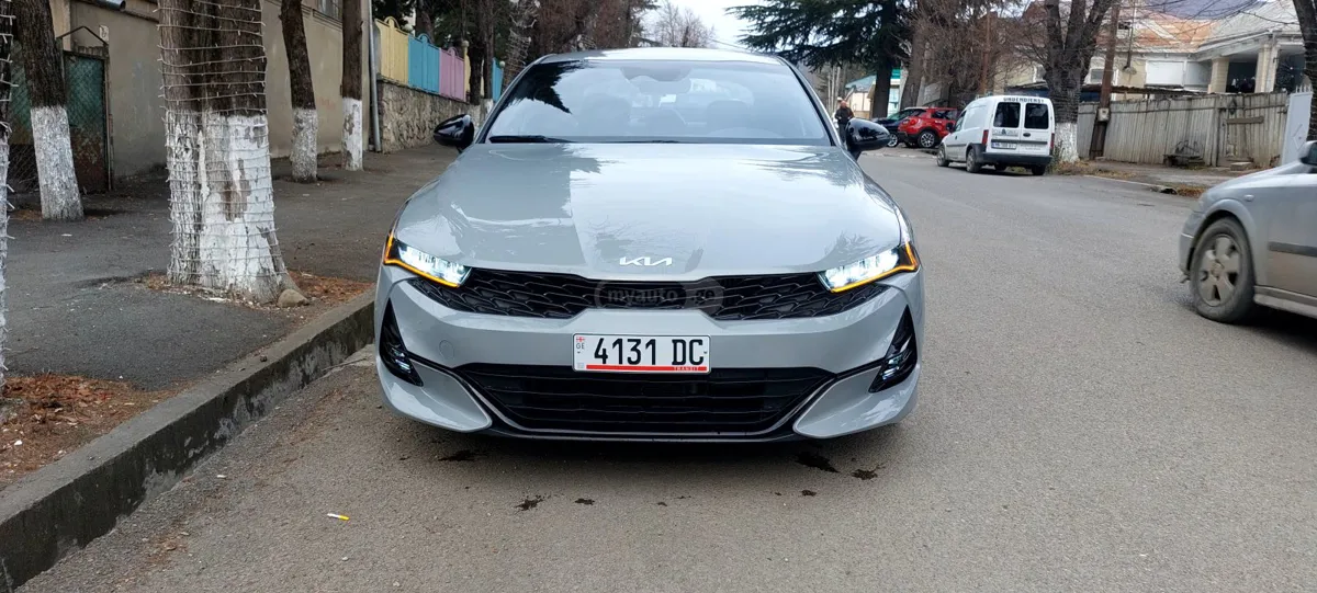 Kia K5 - фото 1