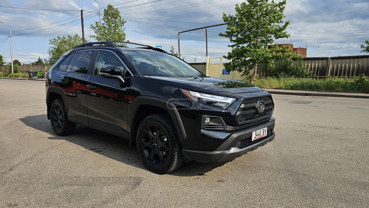 Toyota RAV 4 - фото 1