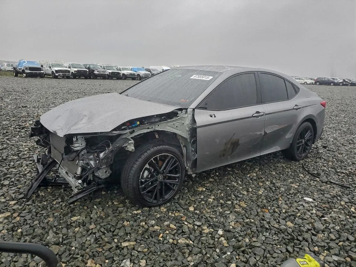 TOYOTA CAMRY XSE - фото 1