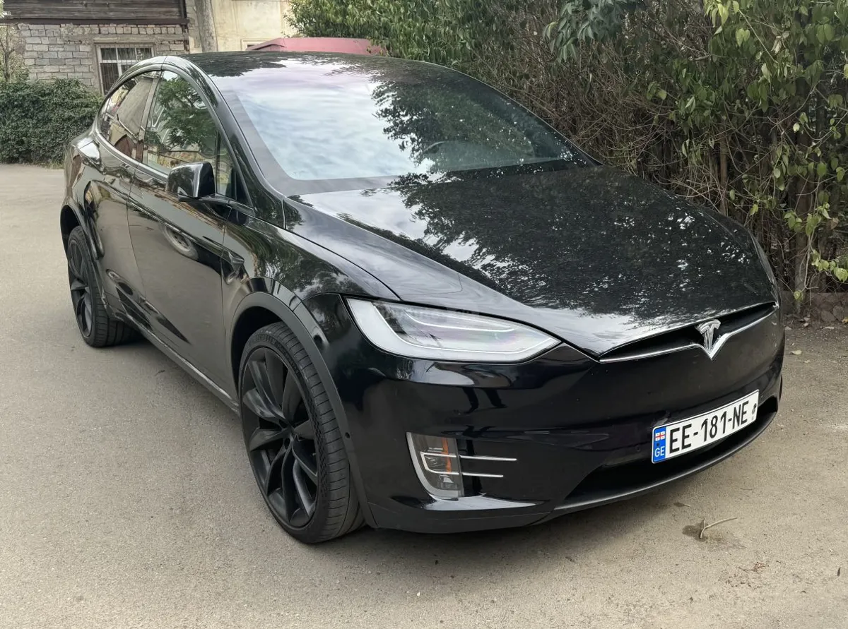 Tesla Model X - фото 1