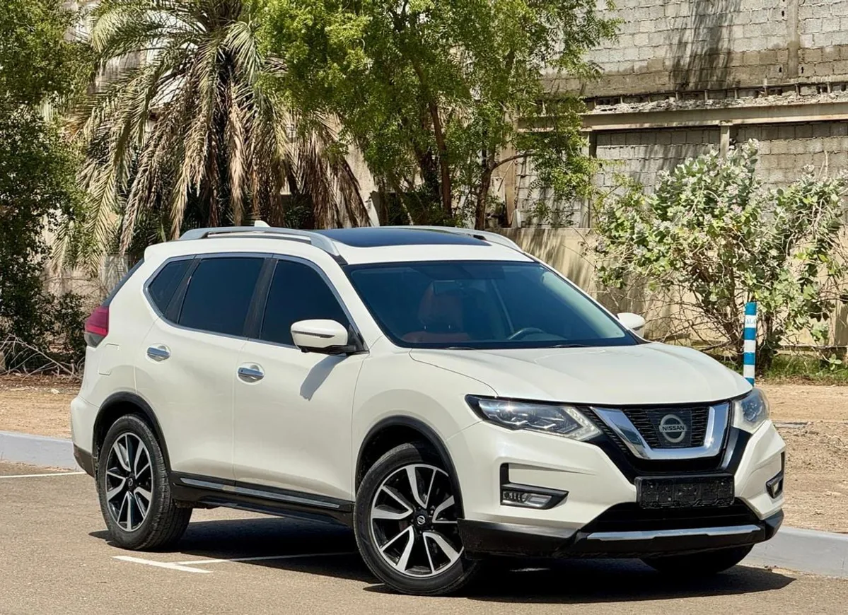 Nissan XTrail - фото 1