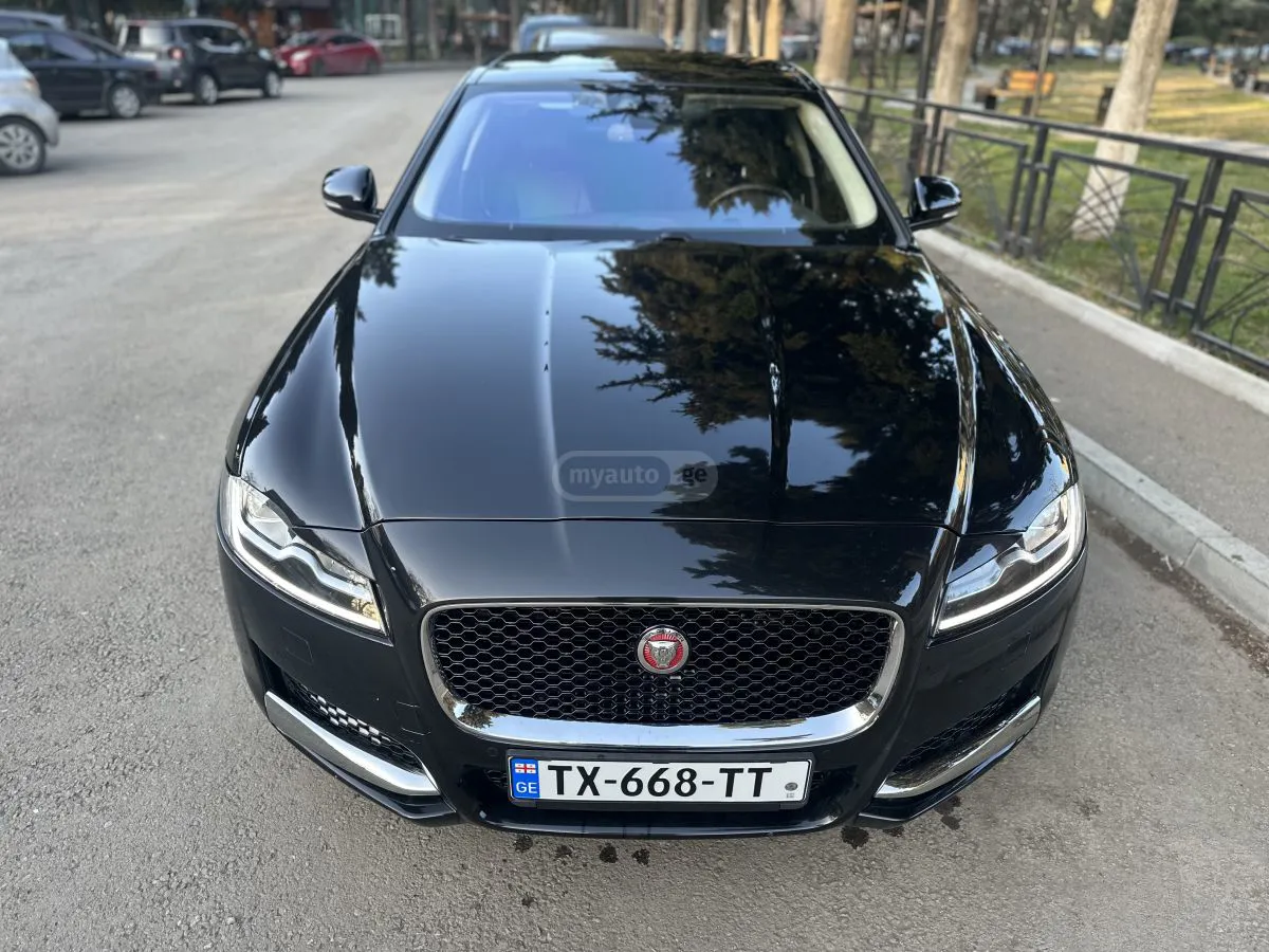 Jaguar XF - фото 1