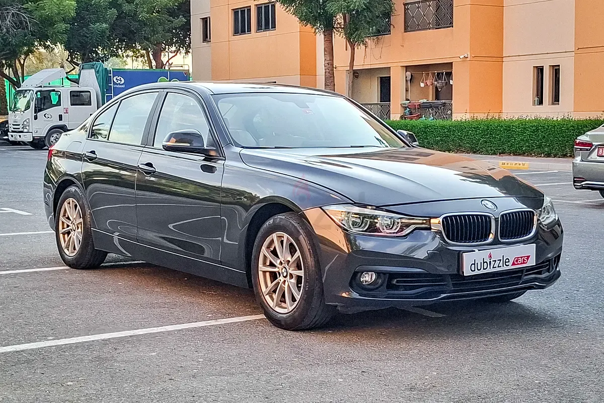 BMW 3-Series - фото 1