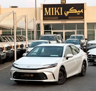 Toyota Camry - фото 1