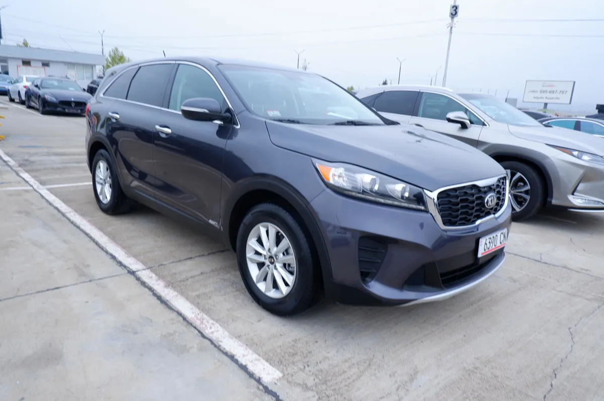 Kia Sorento - фото 1