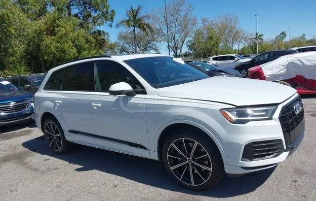 Audi Q7 - фото 1