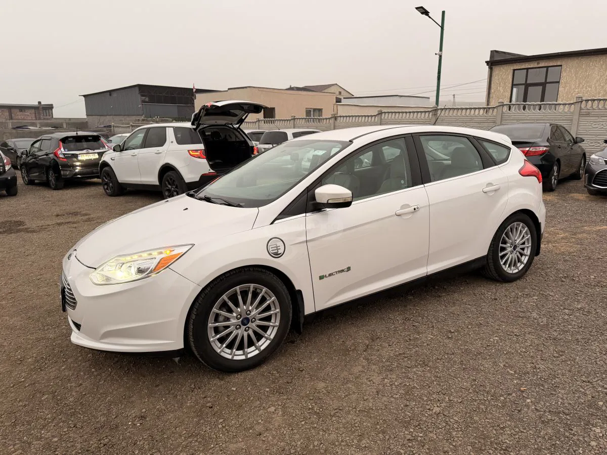 Ford Focus - фото 1