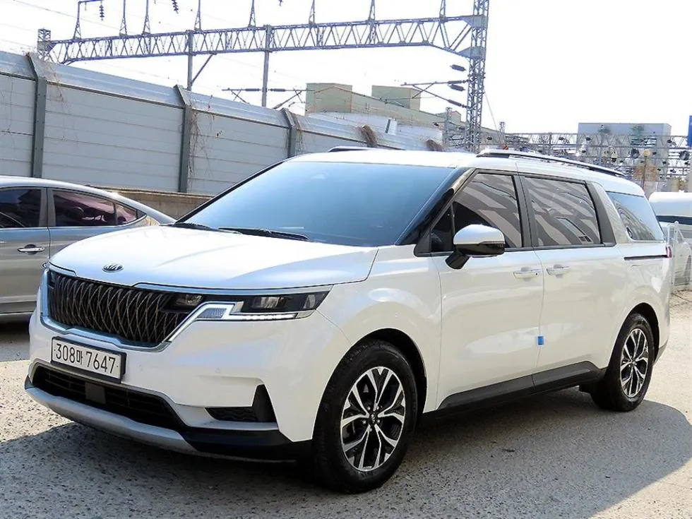 Kia 카니발 4세대 D2.2 9인승 프레스티지 - фото 1