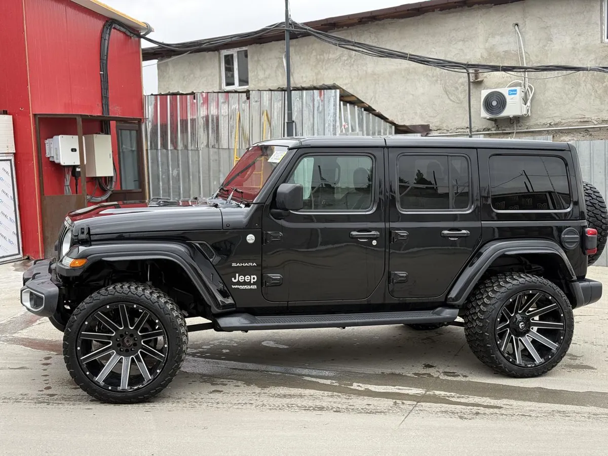 Jeep Wrangler - фото 1