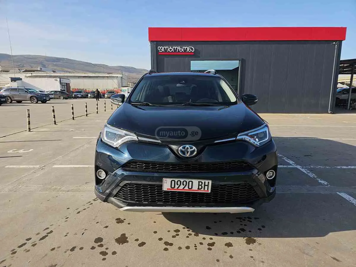 Toyota RAV 4 - фото 1